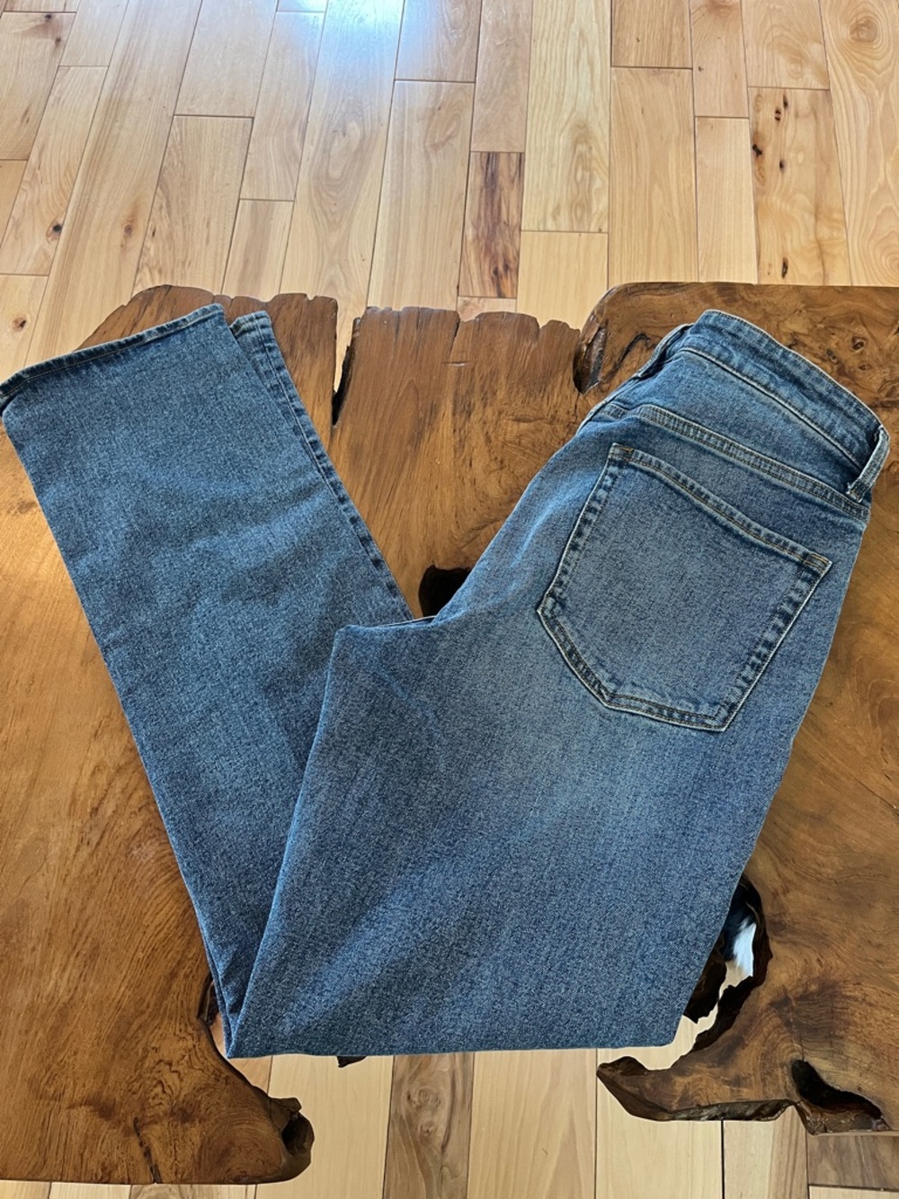 Quince Women's Straight Leg Jeans in Medium Blue Denim